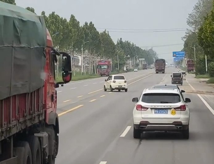 老头乐成马路新杀手：新能源“玛莎拉蒂”只要2万6 “奔驰大G”也才3万