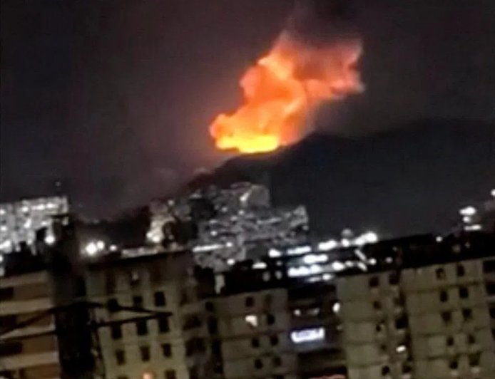 委内瑞拉首都传出多声巨响 部分区域停电