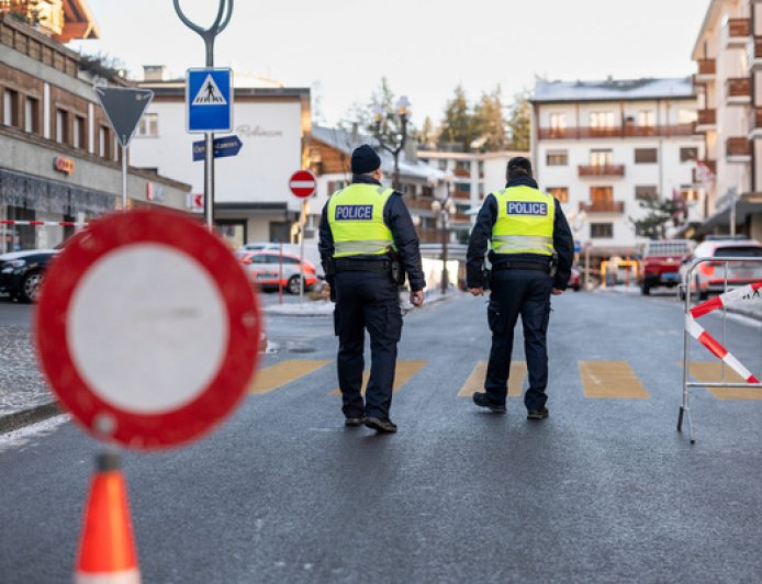 跨年庆祝釀悲剧，瑞士酒吧爆炸造成一百多人伤亡