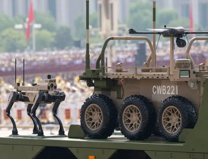 从机器狼到激光武器 我军新式组合“成团出道”