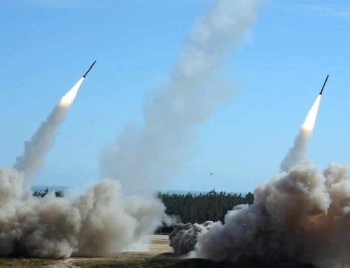 专家：“台独”在哪里 “火力套餐”就送到哪里