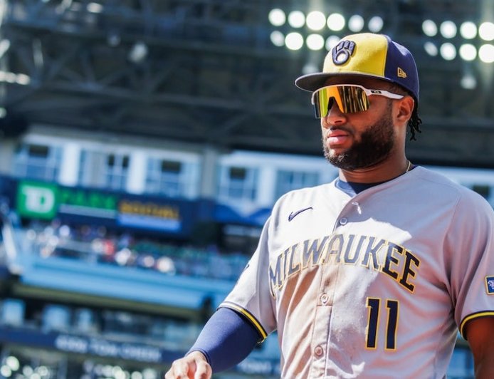 MLB team unaware of status of players currently in Venezuela amid US military strikes