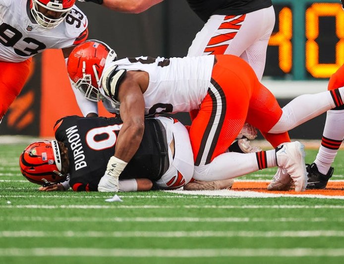 Myles Garrett takes down Joe Burrow to break NFL single-season sack record