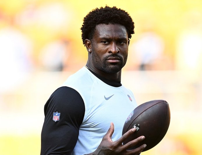 Steelers star DK Metcalf's social media post signals excitement as NFL suspension ends ahead of playoffs