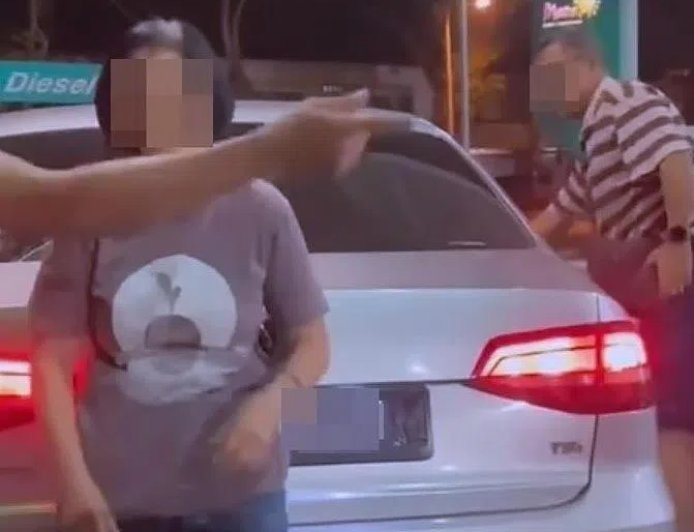 涉嫌掩盖新加坡车牌添RON95 夫妇向古来警方投案