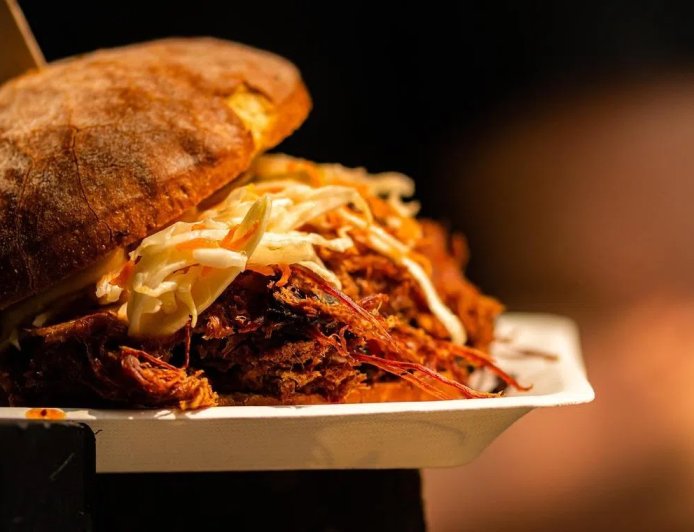 英国禁止白天在电视和网络上播放垃圾食品广告