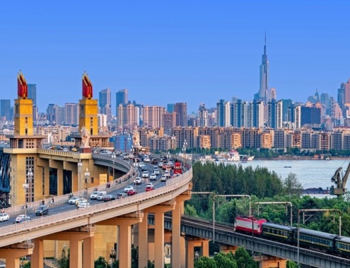 南京冲刺千万人口发布“抢人”新政：每年汇聚不少于30万名青年人才