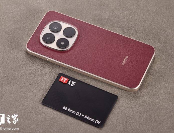 【IT之家开箱】小米 REDMI Note 15 Pro「车厘子红」：深邃浓郁高级红，开启 2026 红运当头