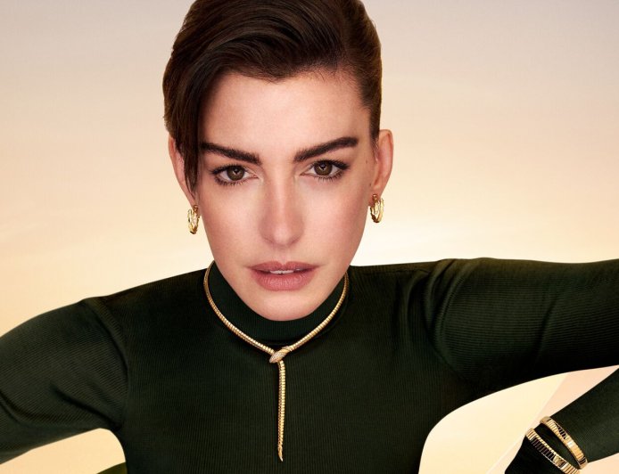 安海瑟薇金蛇上身魅力十足　寶格麗蛇鍊墜不到8萬入手