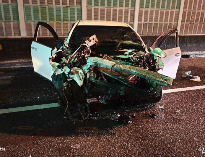 快訊／國1北上361k追撞！女駕駛追撞水泥車再撞護欄　搶救無效亡