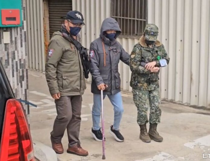 快訊／飛官辛柏毅失聯14hrs！母拄拐杖現身　將搭軍機赴花蓮基地