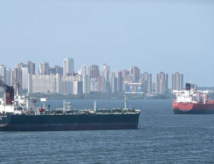 白宫：被扣油轮船员或被带到美国审判