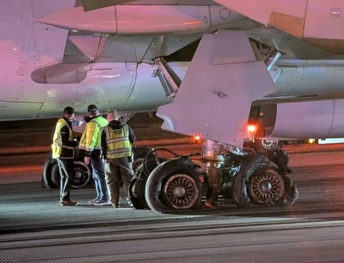 巴西塔姆航空一架波音767客机降落时发生意外：重着陆后门被撞掉 轮胎全爆