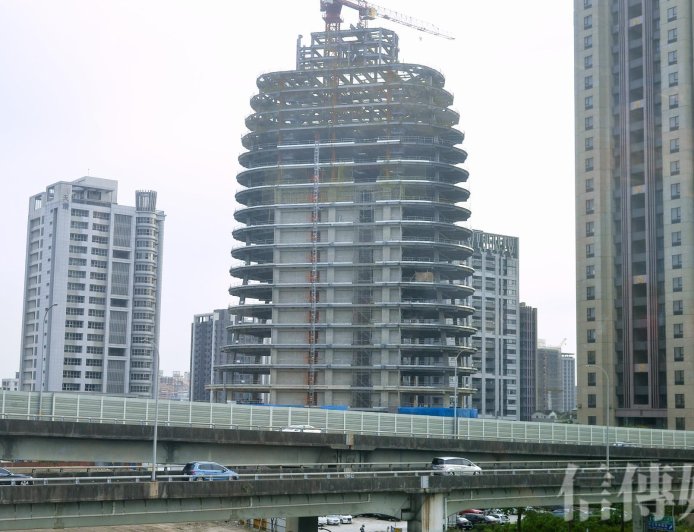 房市K型風暴！六都公寓全跌、雙北大樓逆勢漲