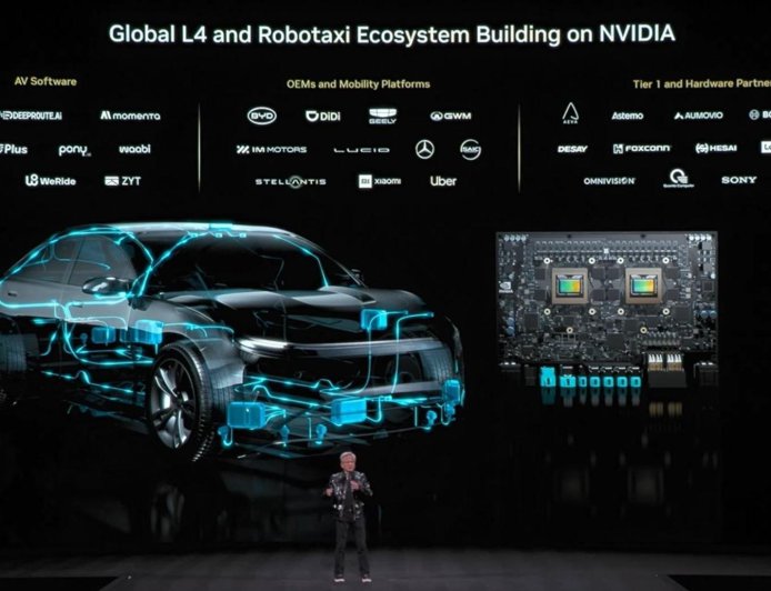 CES 2026》自駕車的推理新紀元：輝達發表Alpamayo系統，以思維鏈技術攻克駕駛「長尾挑戰」