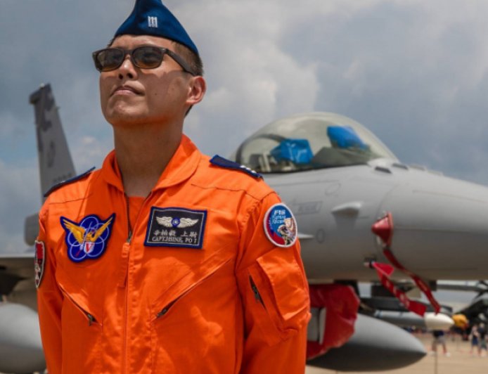 快訊／搜救辛柏毅第63hrs！網傳「疑發現救生衣」　海巡：假消息