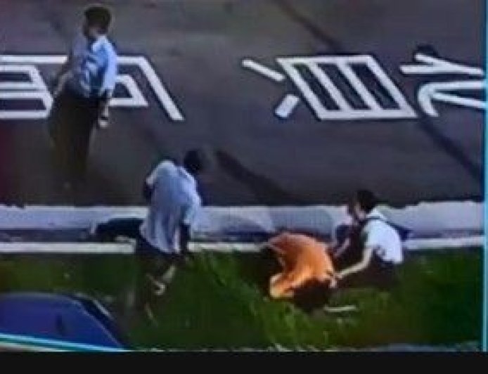 吸喪屍煙彈拒付600「拚輸贏」男奪刀跌田裡　刺中自己脖子慘死