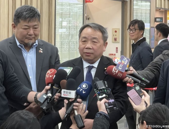 直擊／挺台日本參議員拜會立院　新黨院外廣播籲韓國瑜把漢奸趕出去