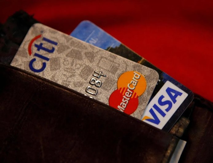 特朗普要将信用卡利率上限设定为10%