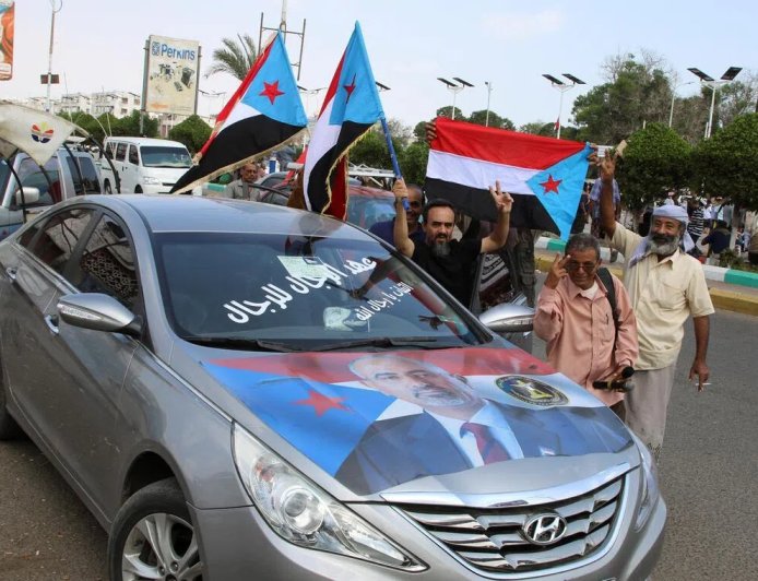 也门南部数千人声援南方过渡委员会