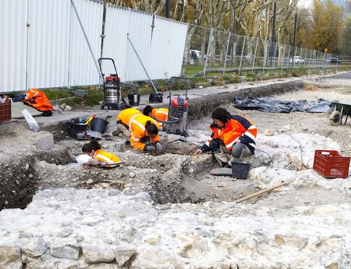 Archaeologists unearth chilling 16th-century gallows where rebels were hung and displayed