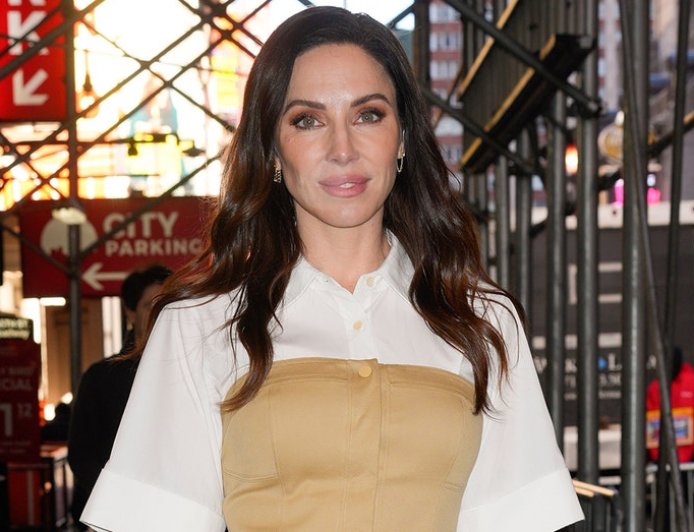 Whitney Cummings calls out liberal hypocrisy on climate change and vaccine mandates