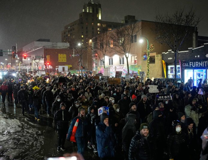 Anger and outrage spills onto Minneapolis streets after ICE officer’s fatal shooting of Renee Good