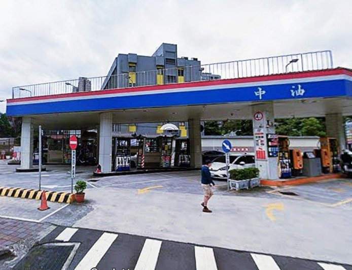 又是居無定所人口　又是攻擊沒有警察的公共場所　板橋加油站遭縱火男攻擊