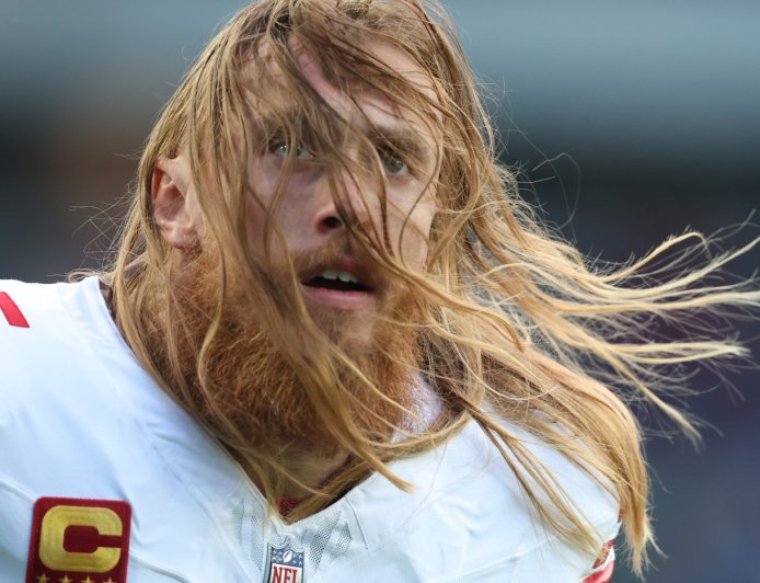 George Kittle honors late Grateful Dead guitarist Bob Weir with playoff message