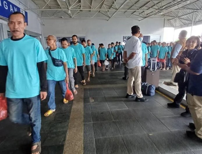 马国星期天遣返163印尼籍非法移工