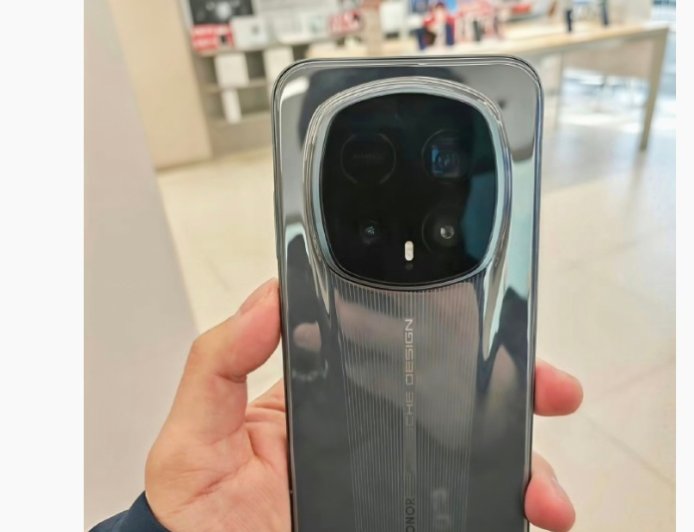 荣耀 Magic8 RSR 保时捷设计真机曝光：后置 2 亿潜望长焦、最高 24GB+1TB 规格