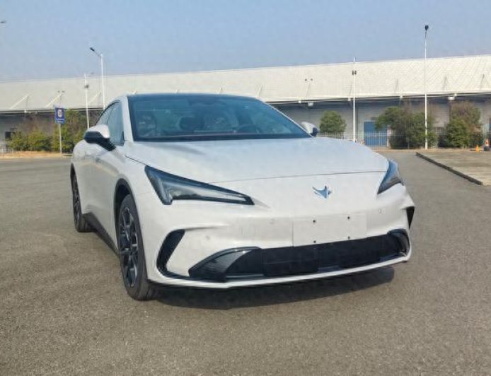 新款极狐阿尔法 S5 申报：新增增程版，外观细节调整