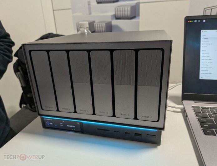 Zettlab D4/D6 AI NAS 主机亮相：搭载瑞芯微 RK3588 芯片、16GB 内存