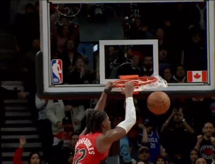 Raptors rookie Murray-Boyles hammers back-to-back thunderous dunks vs. 76ers