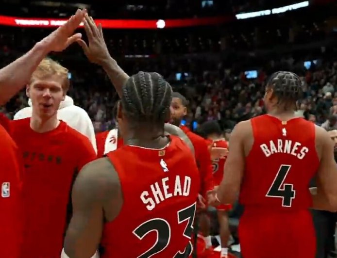 Shead hits game-tying bucket to force OT off great feed from Murray-Boyles