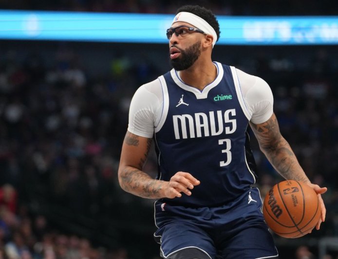 Report: Mavericks’ Anthony Davis sustains ligament damage in hand
