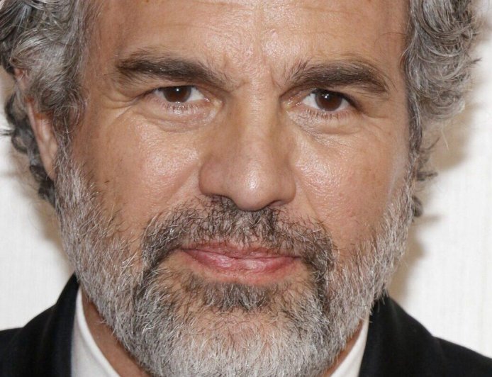 Mark Ruffalo Turns Golden Globes Red Carpet Into Political Firestorm