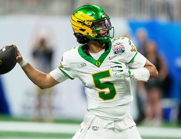 Oregon quarterback Dante Moore forgoes NFL Draft as likely top selection to stay in school