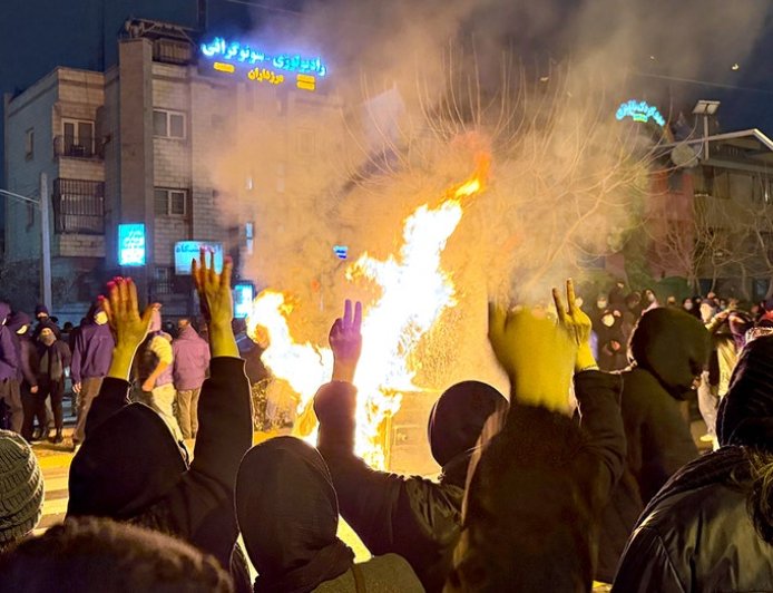 France condemns Iran protest crackdown, weighs satellite internet aid amid blackout