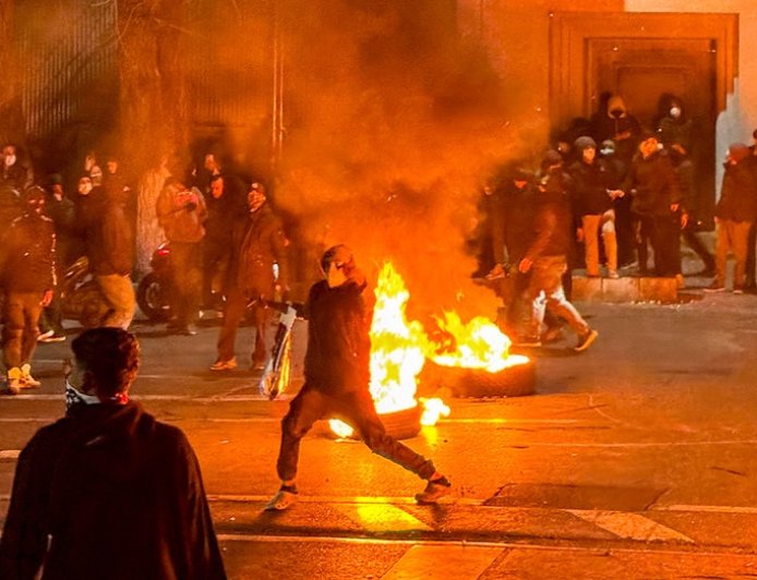 Trump told Iran has halted killings amid mounting protest pressure