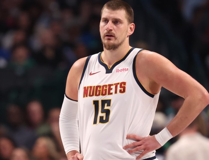 Report: Nuggets’ Jokic resuming on-court workouts in rehab from knee injury