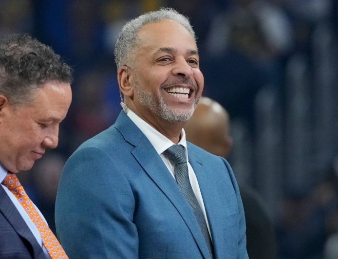 Dell Curry finally getting his No. 30 jersey retired by Charlotte