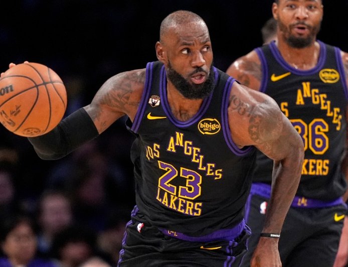LeBron James nearly has triple-double as Lakers beat Hawks