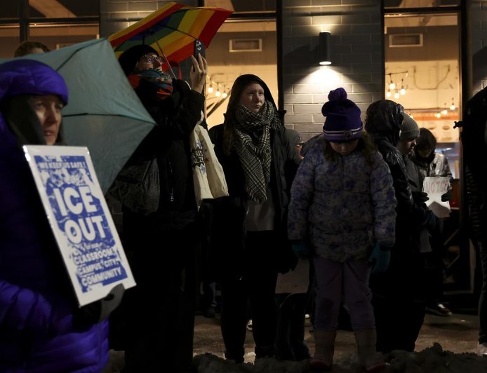 A simple sign pays tribute to Renee Good and the power of quiet protest