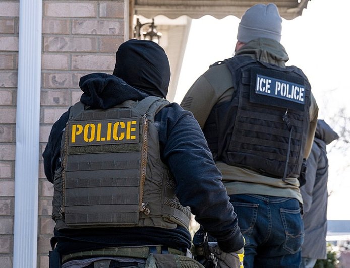 People filming ICE raids are being used as ‘tools’ by Trump administration, MS Now reporter claims