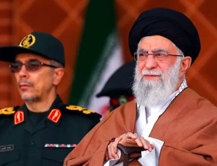 Iran shuts down airspace; foreign officials warn against travel to Israel