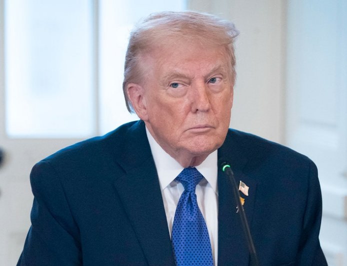 Key Republicans flip, kill effort to restrain Trump's policing power over Venezuela