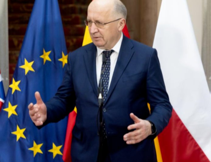 欧盟：若美用军事手段夺取格陵兰 北约将“走向终结”