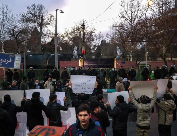 新西兰关闭驻德黑兰使馆并撤离人员