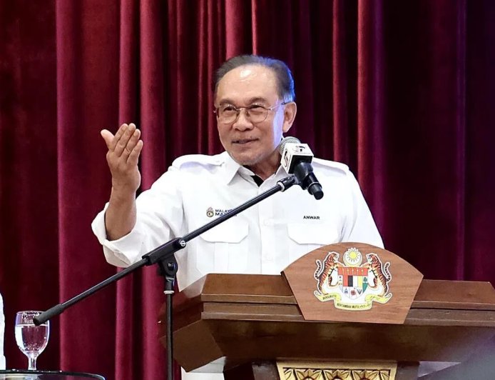 马国首相安华入院体检 身体状况良好